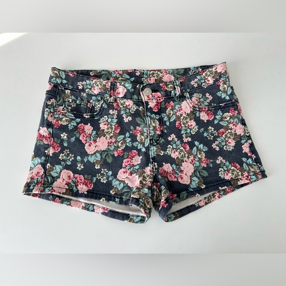 Women’s Denim Shorts, Floral Print, Size XS-S - Picture 7 of 8